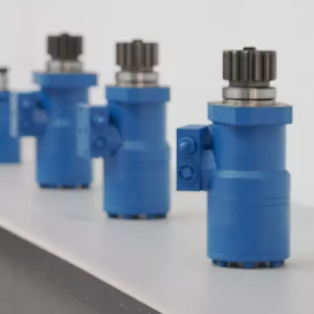 Moteur hydraulique oscillant avec vanne coulissante
